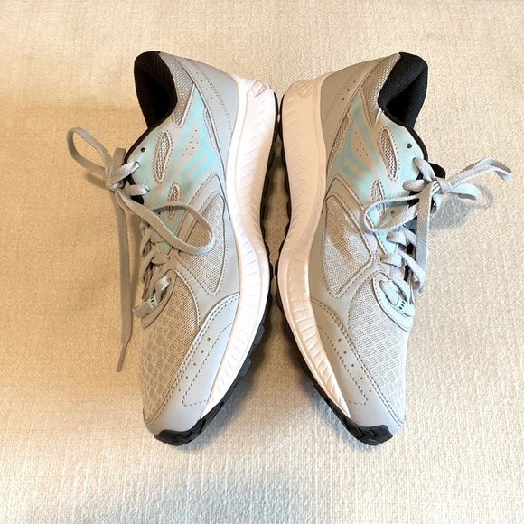 NWOB Saucony Cohesion 13 Versafoam Running Sneakers Size 12 - Picture 9 of 15